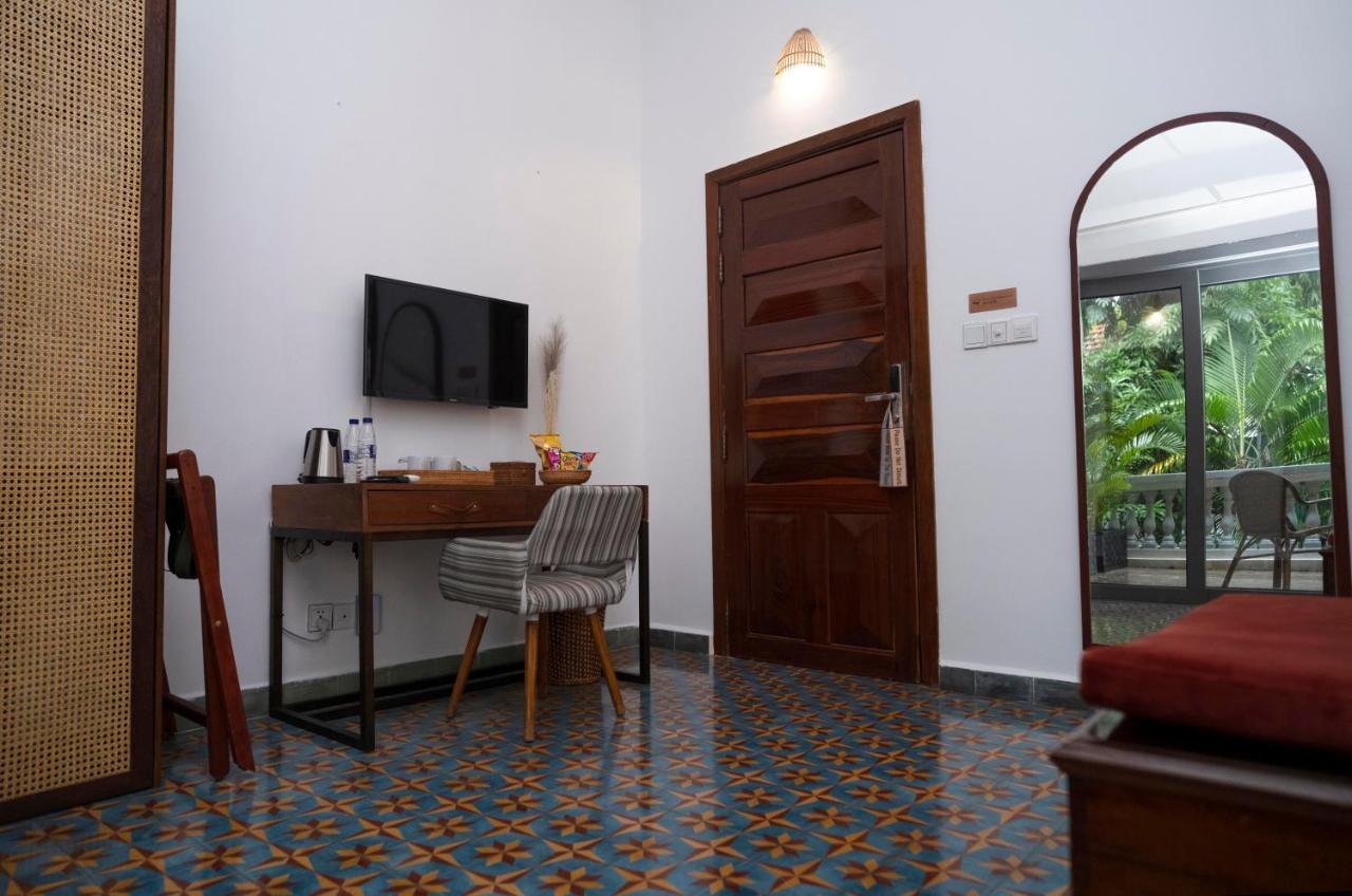 จังเกิล แอดดิชั่น Hotel พนมเปญ ภายนอก รูปภาพ