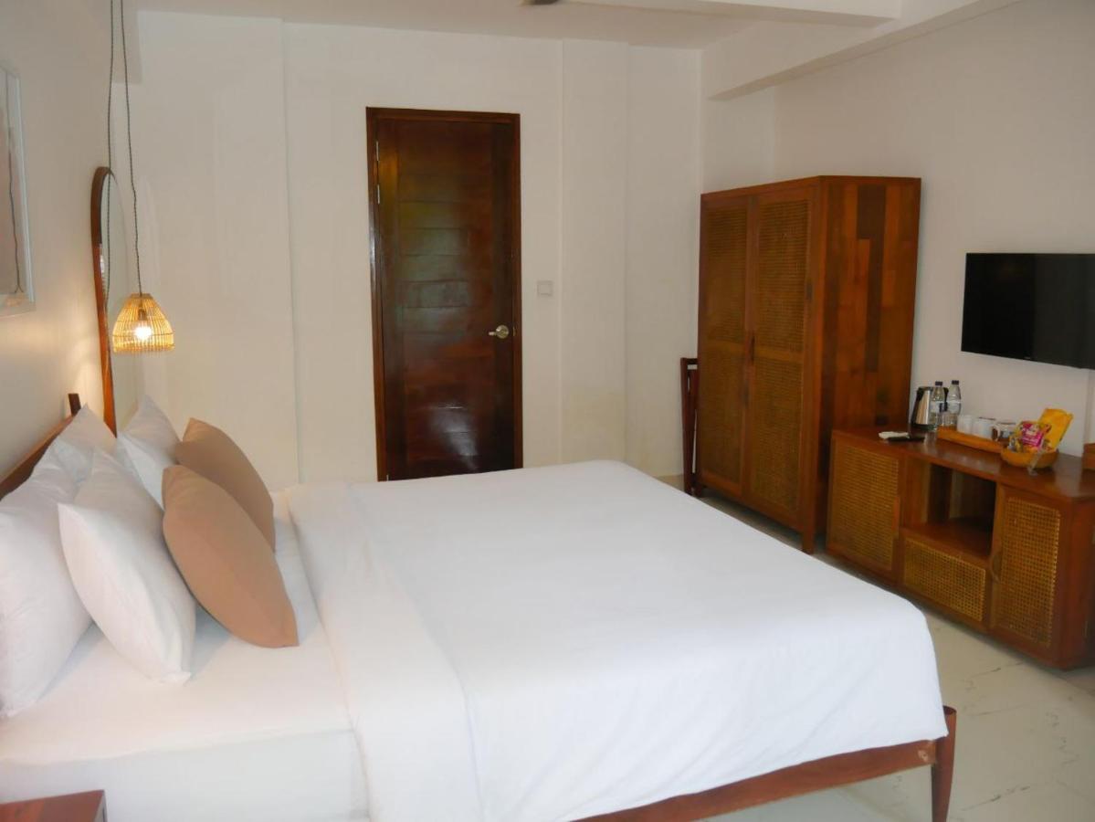 จังเกิล แอดดิชั่น Hotel พนมเปญ ภายนอก รูปภาพ