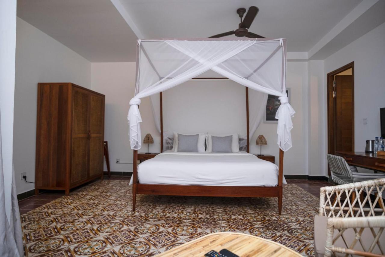 จังเกิล แอดดิชั่น Hotel พนมเปญ ภายนอก รูปภาพ