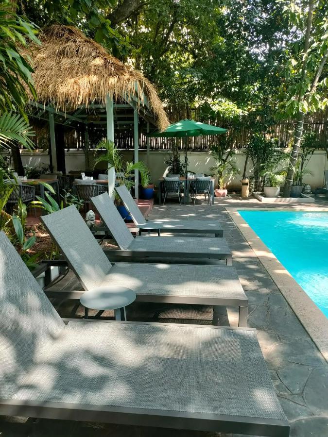 จังเกิล แอดดิชั่น Hotel พนมเปญ ภายนอก รูปภาพ